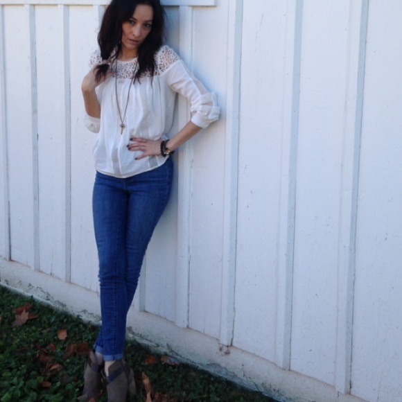 LS cutout detail blouse. Sz S panel and keyhole - Picture 2 of 5